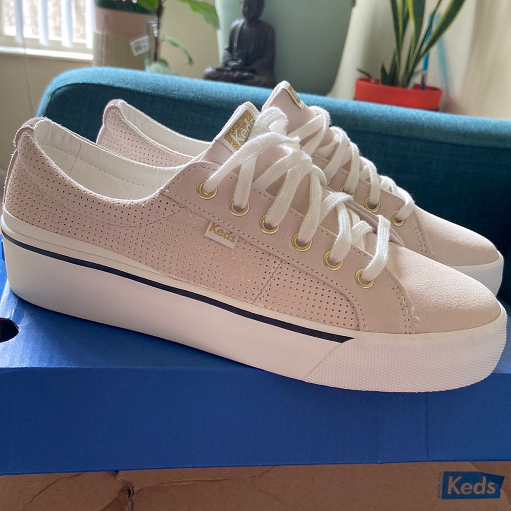 Brand new cream Keds. 9.5
